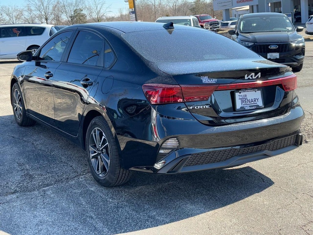 2022 Kia Forte LXS IVT
