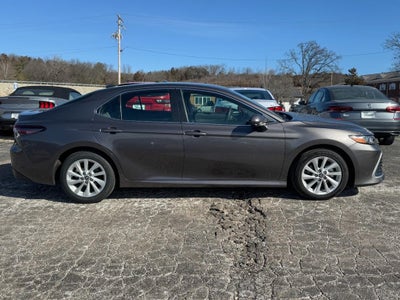 2024 Toyota Camry LE Auto (Natl)