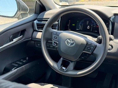 2025 Toyota Camry LE (Natl)