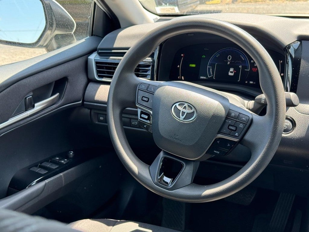 2025 Toyota Camry LE (Natl)
