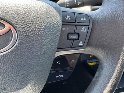 2025 Toyota Camry LE (Natl)