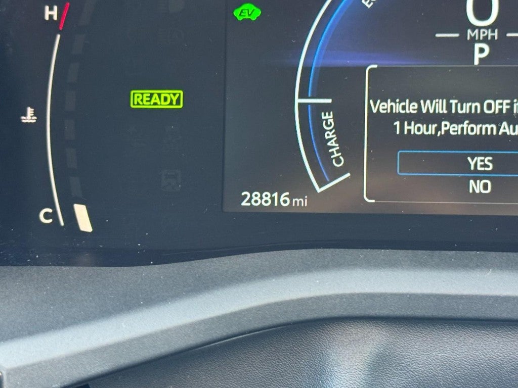 2025 Toyota Camry LE (Natl)