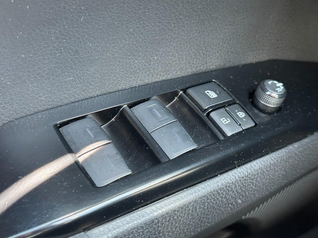 2025 Toyota Camry LE (Natl)