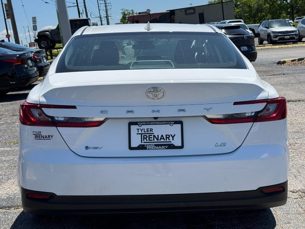 2025 Toyota Camry LE (Natl)