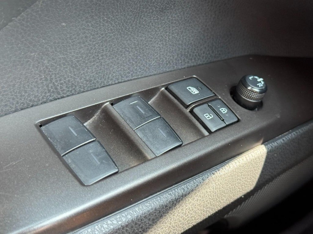 2024 Toyota Camry SE Auto (Natl)