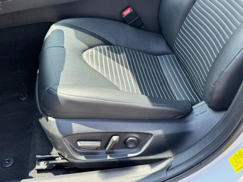 2024 Toyota Camry SE Auto (Natl)