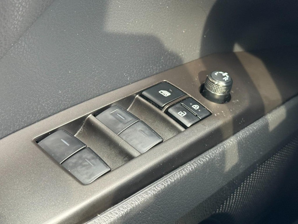 2023 Toyota Camry SE Auto (Natl)