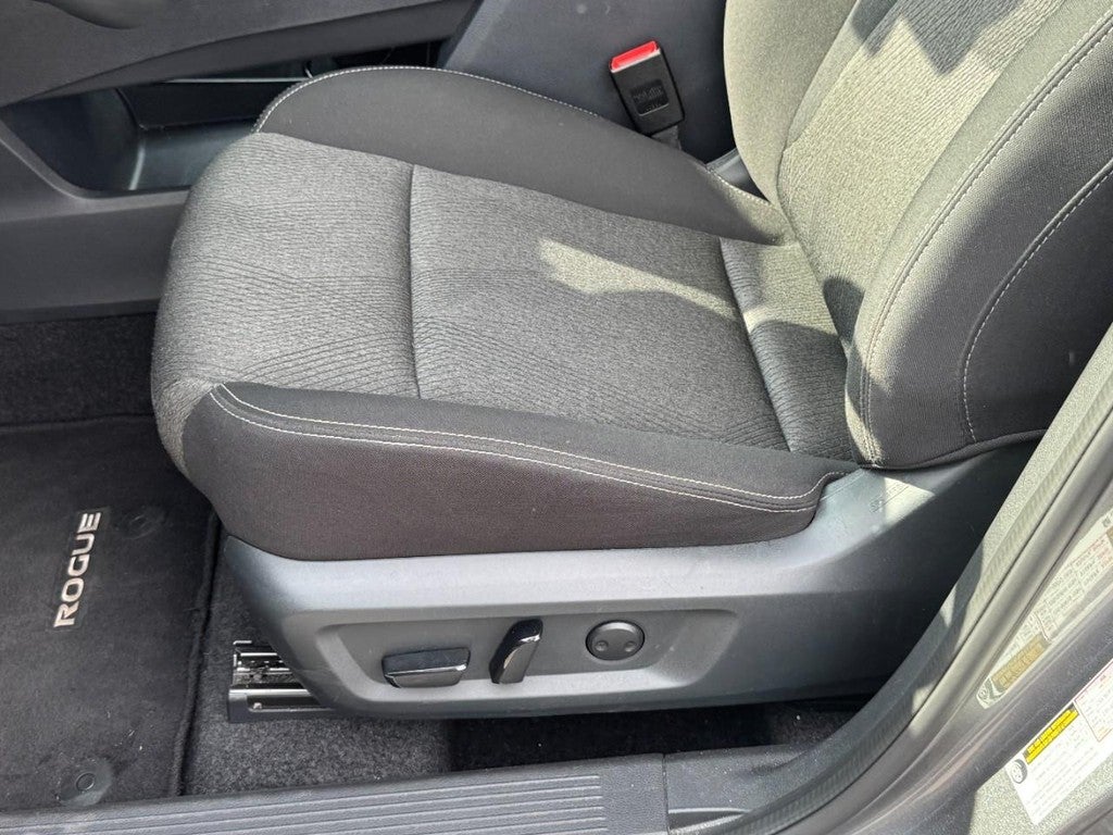 2025 Nissan Rogue FWD SV