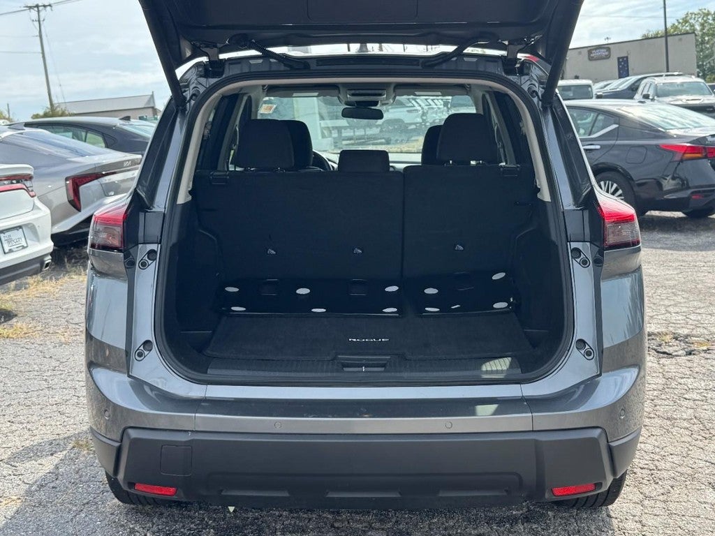 2025 Nissan Rogue FWD SV