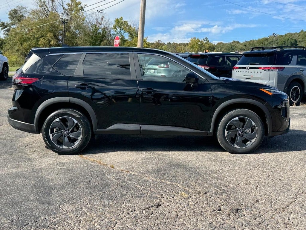 2025 Nissan Rogue FWD SV