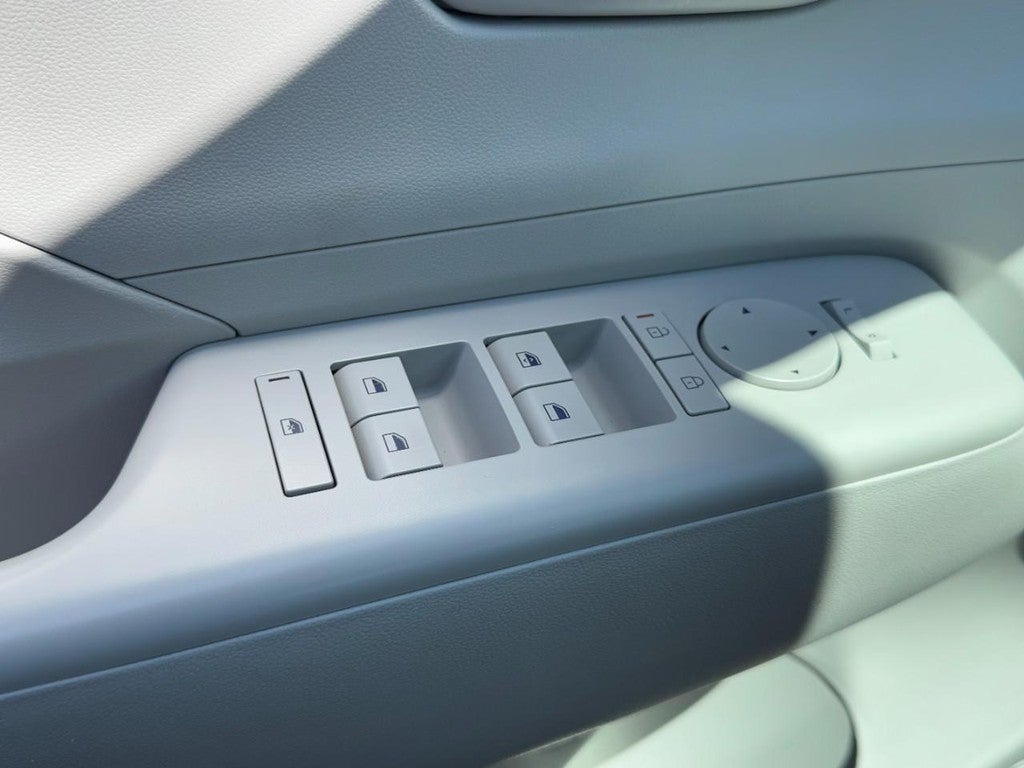 2025 Hyundai Kona SEL FWD