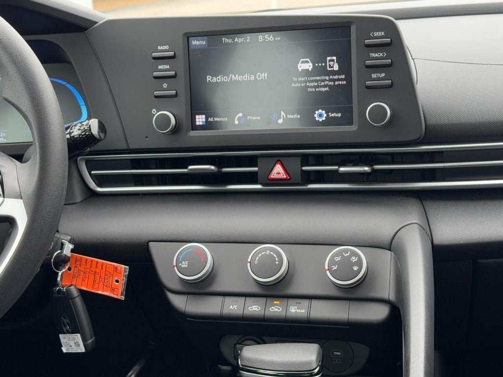 2025 Hyundai Elantra SE IVT