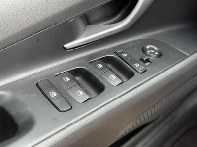 2025 Hyundai Elantra SE IVT