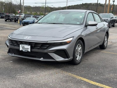 2025 Hyundai Elantra SE IVT