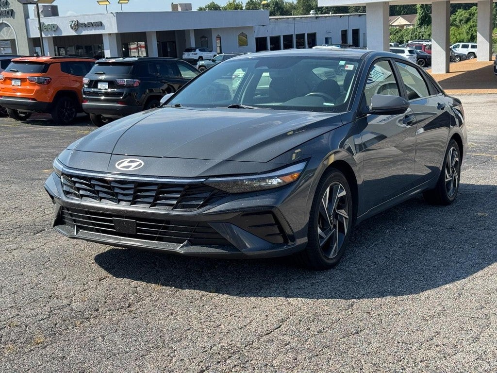 2025 Hyundai Elantra SEL Convenience IVT