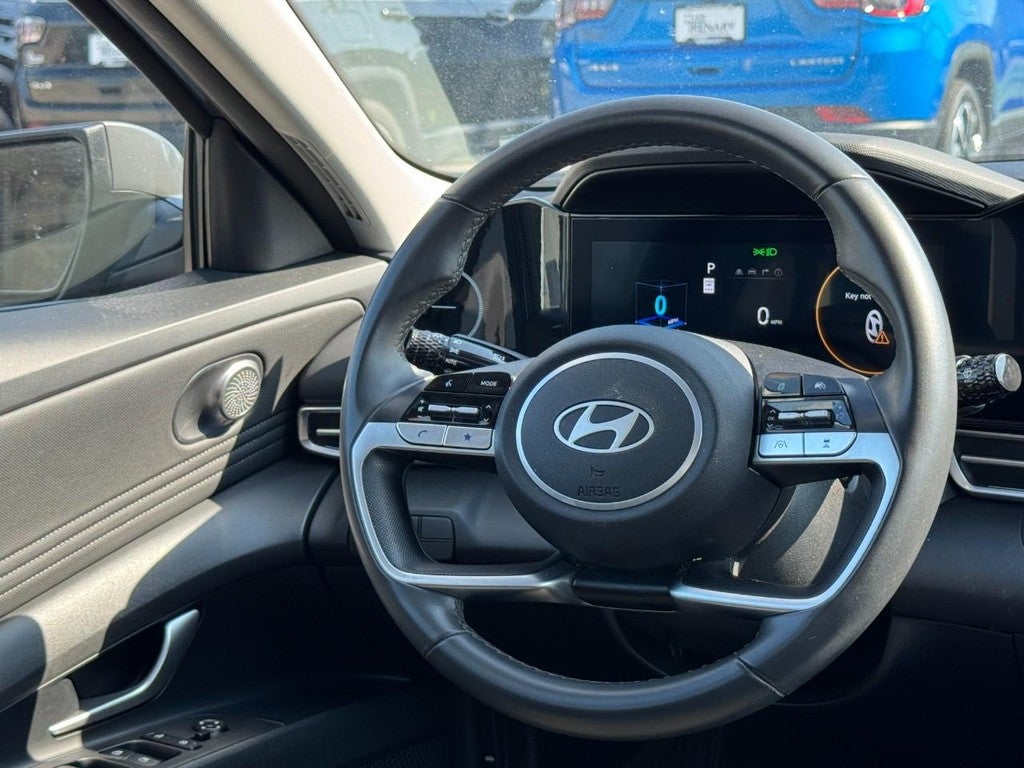 2025 Hyundai Elantra SEL Convenience IVT