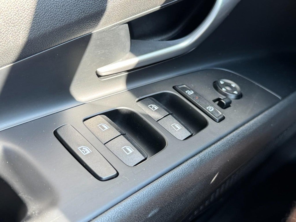 2025 Hyundai Elantra SEL Convenience IVT