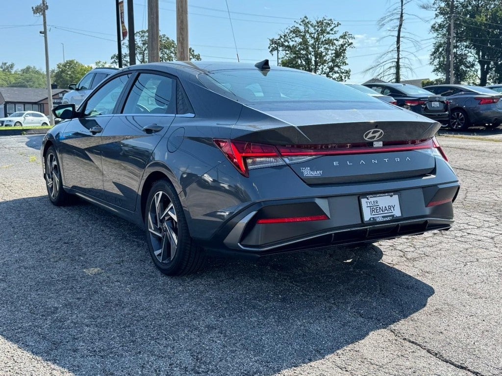 2025 Hyundai Elantra SEL Convenience IVT