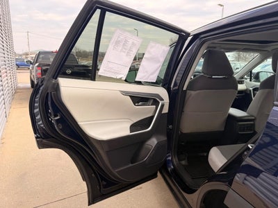 2022 Toyota RAV4 Hybrid XLE