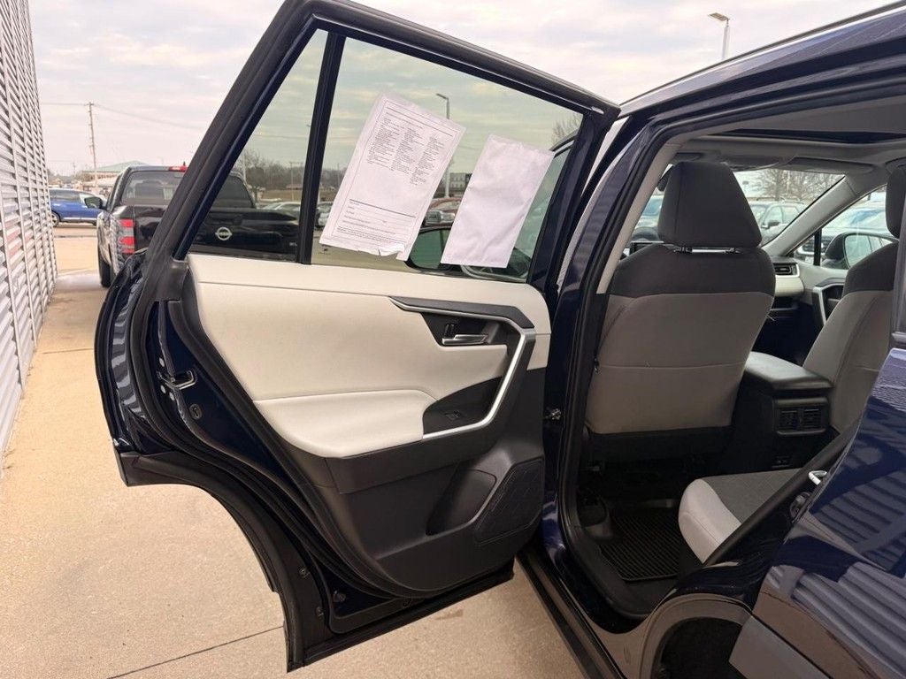 2022 Toyota RAV4 Hybrid XLE