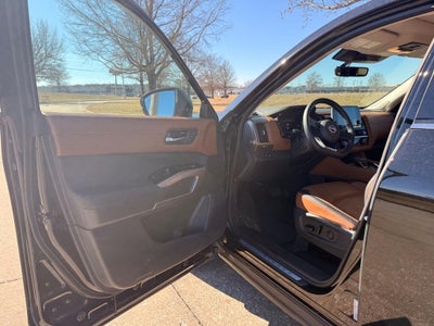 2024 Nissan Pathfinder Platinum