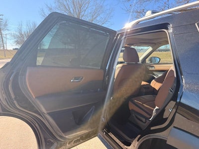 2024 Nissan Pathfinder Platinum