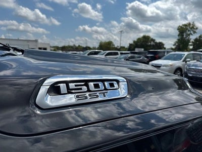 2025 RAM 1500 Laramie 4x4 Crew Cab 5'7" Box