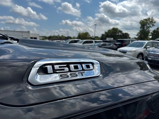 2025 RAM 1500 Laramie 4x4 Crew Cab 5'7" Box