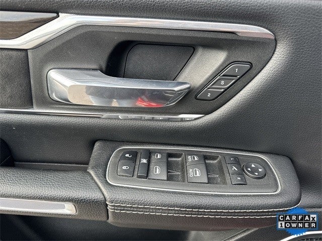 2022 RAM 1500 Laramie 4x4 Crew Cab 5'7" Box