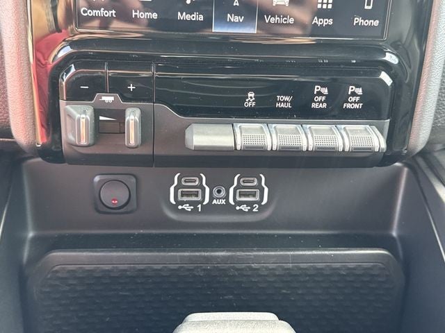 2022 RAM 1500 Rebel 4x4 Crew Cab 5'7" Box
