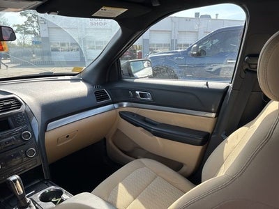 2017 Ford Explorer Base FWD