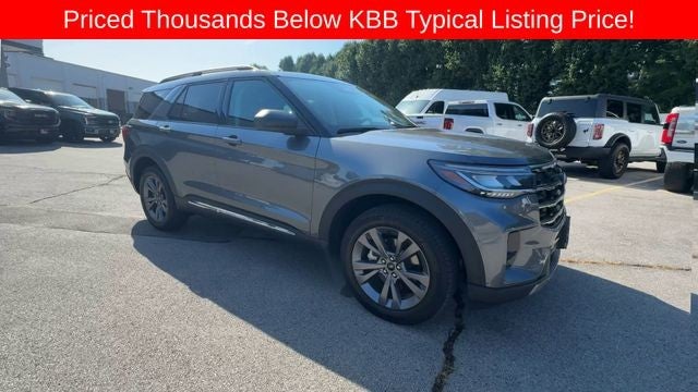 2025 Ford Explorer Active 4WD