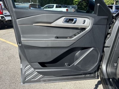 2025 Ford Explorer Active 4WD