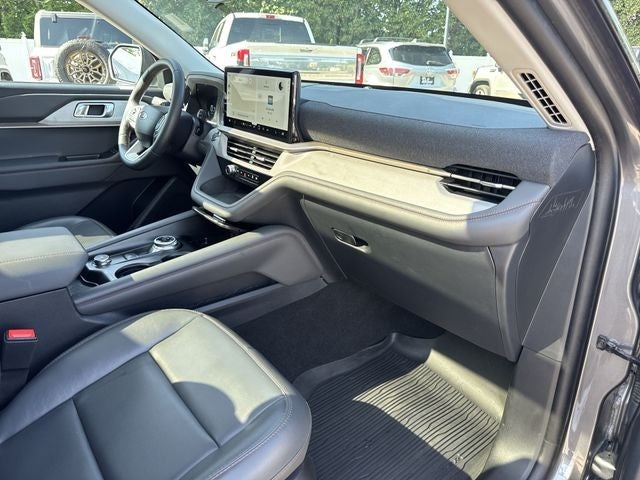 2025 Ford Explorer Active 4WD