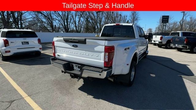 2022 Ford Super Duty F-350 DRW LARIAT 4WD Crew Cab 8' Box
