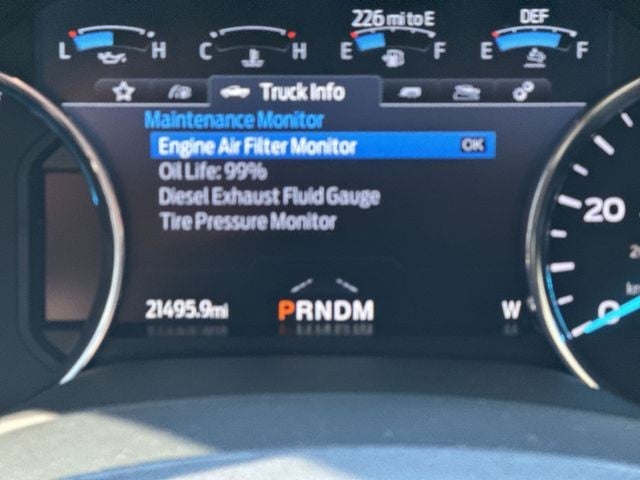 2022 Ford Super Duty F-350 DRW LARIAT 4WD Crew Cab 8' Box