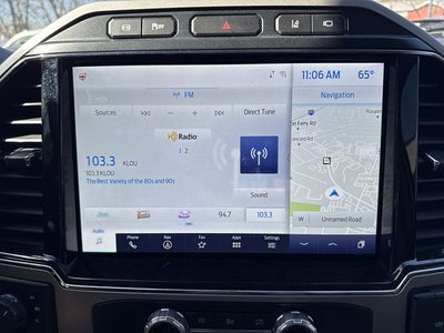 2022 Ford Super Duty F-350 DRW LARIAT 4WD Crew Cab 8' Box