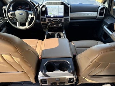 2022 Ford Super Duty F-350 DRW LARIAT 4WD Crew Cab 8' Box
