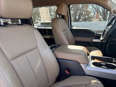 2022 Ford Super Duty F-350 DRW LARIAT 4WD Crew Cab 8' Box