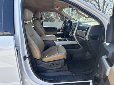 2022 Ford Super Duty F-350 DRW LARIAT 4WD Crew Cab 8' Box