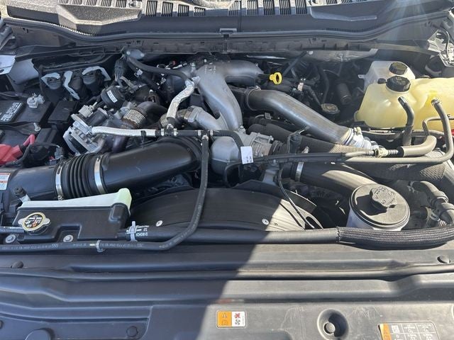 2022 Ford Super Duty F-350 DRW LARIAT 4WD Crew Cab 8' Box