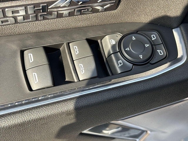 2023 Chevrolet Silverado 1500 4WD Crew Cab 147" High Country