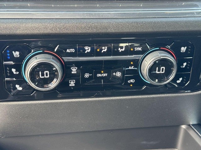 2023 Chevrolet Silverado 1500 4WD Crew Cab 147" High Country