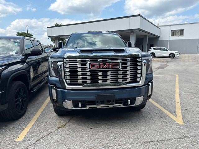 2025 GMC Sierra 2500HD 4WD Crew Cab 159" Denali