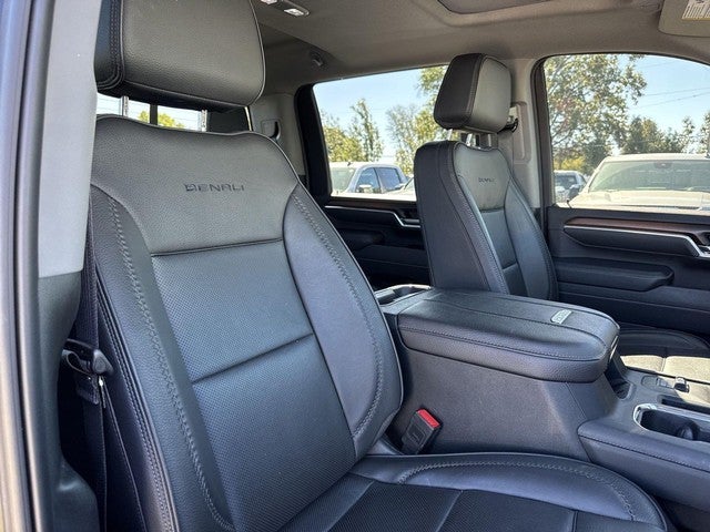2025 GMC Sierra 3500HD 4WD Crew Cab 172" Denali