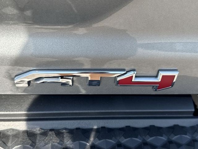 2025 GMC Canyon 4WD Crew Cab AT4