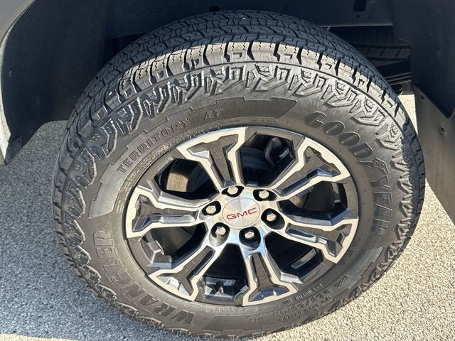 2025 GMC Canyon 4WD Crew Cab AT4