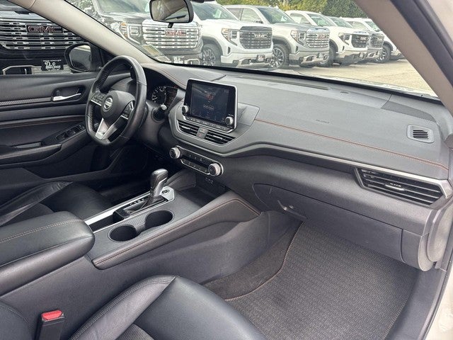 2021 Nissan Altima 2.5 SR Sedan