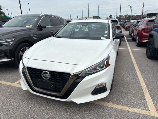 2022 Nissan Altima 2.5 SR Sedan