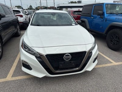 2022 Nissan Altima 2.5 SR Sedan